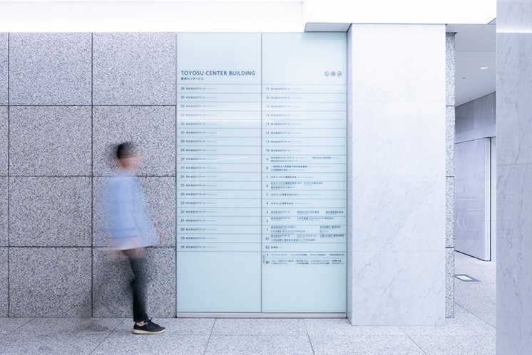 如何利用標(biāo)識導(dǎo)視設(shè)計(jì)體現(xiàn)集團(tuán)的核心價(jià)值和理念？